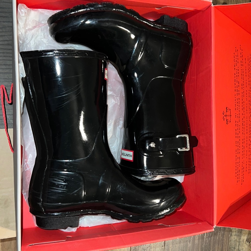 Short shiny hunter rain boots